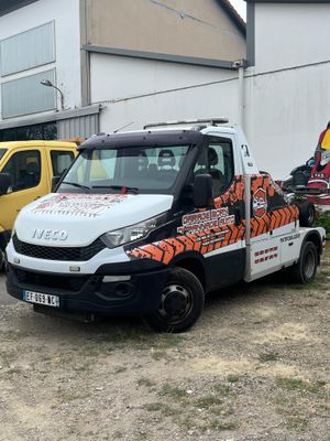 IVECO 35C15 Dépanneuse patrouilleur.