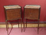 paire de tables de chevet de style « mid-century » avec des plateaux en osier