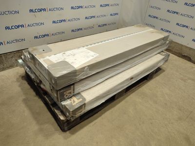 une pile de cartons posée sur une palette