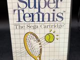 un gros plan d'une boîte sur laquelle figure une raquette de tennis