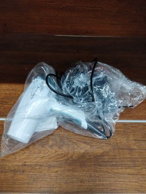 1 Sèche cheveux de la maeque REMINGTON