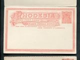 deux enveloppes ornées d'un motif rouge et blanc