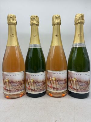 trois bouteilles de champagne posées côte à côte sur une table