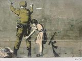 peinture représentant un soldat qui tape dans la main d'une jeune fille, sur un mur