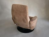 an image of a chair that is sitting on a stand