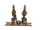 paire de figurines anciennes en laiton représentant un homme et une femme