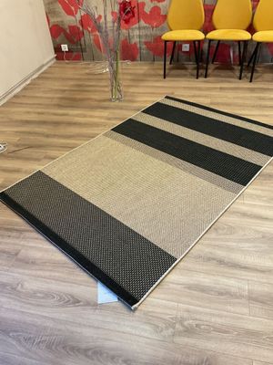 Un ensemble tapis tatami design 140x200 (pv 187 €) avec un l…