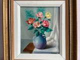 une peinture de roses dans un vase sur une table