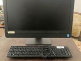 ordinateur de bureau Dell avec clavier et souris