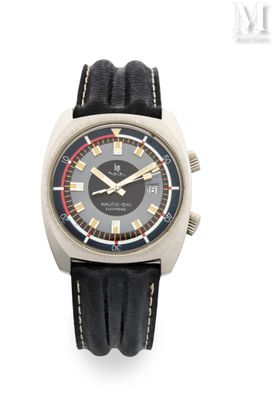 l'image d'une montre-bracelet avec un bracelet en cuir noir