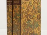 un livre dont les deux couvertures sont ornées de motifs en spirale