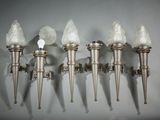 six appliques murales en métal argenté avec des abat-jours en verre dépoli