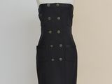 une robe noire sur un mannequin mannequin mannequin mannequin mannequin mannequin mannequin mannequin mannequin mannequin