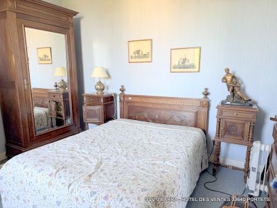 Chambre complète Henri II style Louis XVI comprenant deux ch…