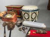 many items that are sitting on a table together