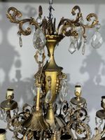 Lustre électrifié en bronze et métal doré à huit bras de lum… (photo 2)
