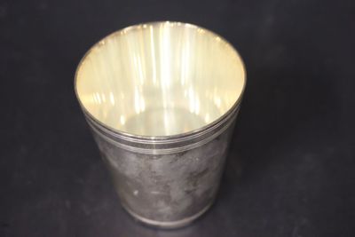 Christian DIOR Timbale en métal argenté corps lisse orné de … - Photo 1