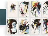six peintures abstraites de couleurs et de formes variées sur un fond blanc
