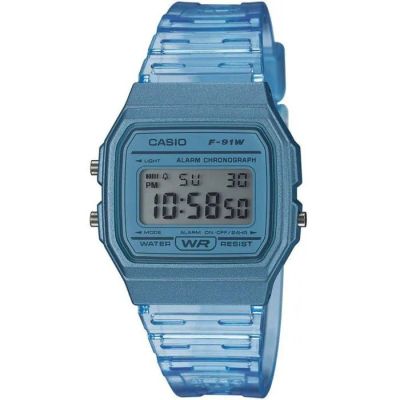 La montre Casio est bleue et dispose d'un affichage numérique.