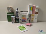 de nombreux types de produits de soins de la peau sur la table