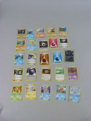 POKEMON NINTENDO Lot de 25 cartes Pokémon françaises.