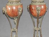 deux vases superposés