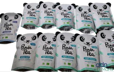 un lot de sachets de thé en forme de panda empilés les uns sur les autres