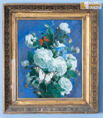 tableau représentant des roses blanches dans un cadre doré, accroché à un mur bleu