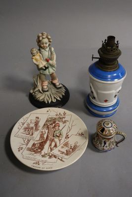 Lot divers comprenant : SARREGUEMINES. Assiette en faïence c…