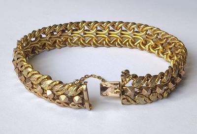 bracelet plaqué or avec un fermoir et un fermoir de sécurité