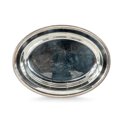 Chirstofle. Plat creux ovale à bordure godronnée.