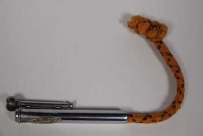 FLAMIDOR OURAGAN - BRIQUET à mêche de forme cylindrique en m…