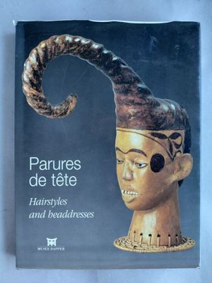 la couverture d'un livre sur laquelle figure la tête d'une femme coiffée de cornes