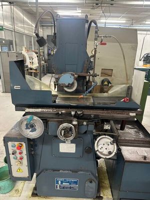 l'image d'une machine installée dans une pièce