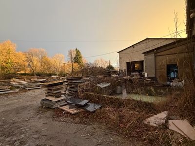 M9 – Un lot important de chutes de granit