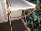 une photo d'un bureau sur lequel est posé un ordinateur portable