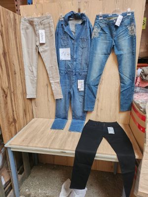 Lot de 4 vêtements femme, tailles 38, différents coloris. Les articles