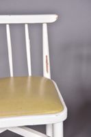 Editions THONET. Table de salle à manger en bois laqué blanc… (photo 6)