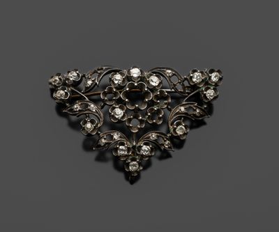 une broche ancienne sertie de diamants