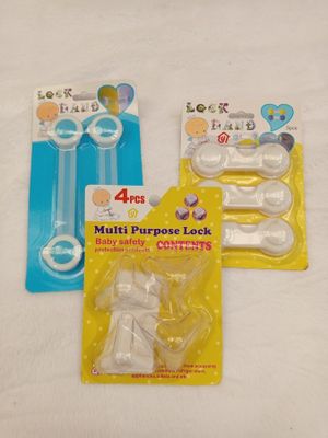 three different types of baby safety locks are shown in the packaging