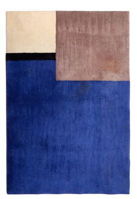 un tapis bleu comportant deux couleurs différentes