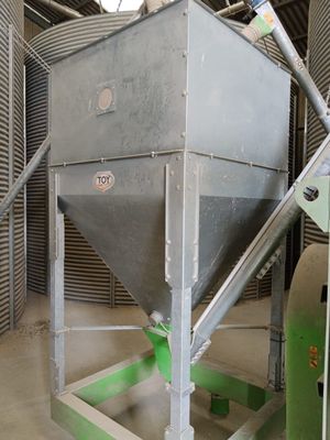 a machine that is sitting inside of a building
