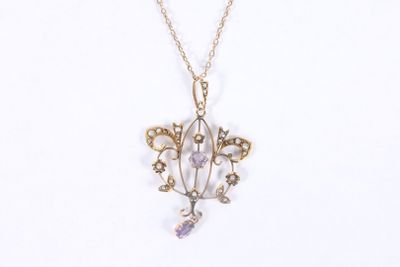 ANGLETERRE. Collier en or jaune 585 ‰ et 375 ‰ composé d'une… - Photo 1