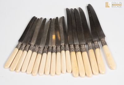 Ensemble de 6 grands couteaux les lames en acier, les manche…