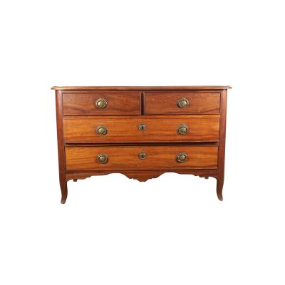 image d'une commode en bois sur fond blanc