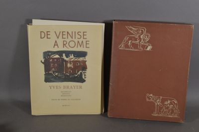 deux livres posés l'un à côté de l'autre sur une table