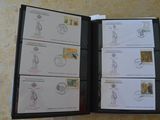 une image représentant un dossier orné de timbres