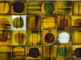 une photo d'une photo d'un mur composé de cercles