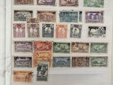 une photo d'une photo d'une collection de timbres