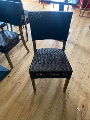 Ensemble de 24 chaises en PVC imitation rotin avec structure…